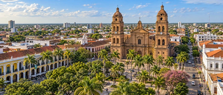 City scene: Santa Cruz de la Sierra