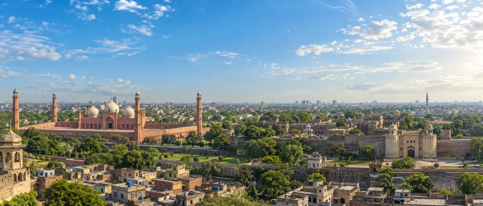 What to Do in Lahore During Extreme Heat or Poor Air Quality: Indoor Breaks and Mobility Alternatives — CityTimeDate